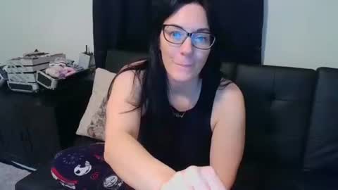 Snapshot of wrenleigh chatting on 03.04.26 Crystal Lake online show from 03.04.26