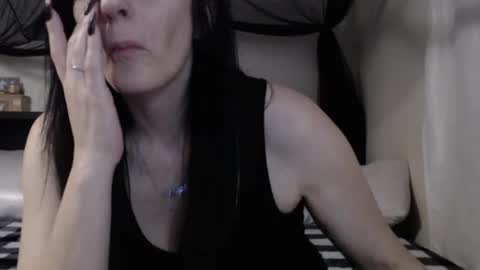 Snapshot of wrenleigh chatting on 07.27.26 Crystal Lake online show from 07.27.26