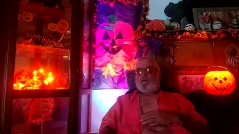 Snapshot of wscooter1 chatting on 10.27.25 SCOOTER online show from 10.27.25