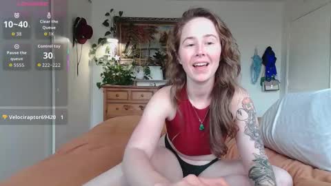 Snapshot of wutangwendy chatting on 11.11.25 wutangwendy online show from 11.11.25