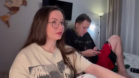 Snapshot of wwow_meow chatting on 11.16.25 Eric and Christine 3 online show from 11.16.25