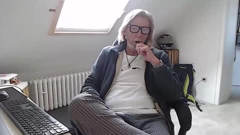 WyattEarp64 online show from 10.23.25