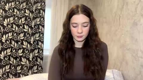 Snapshot of wynonasirin chatting on 10.11.25 Margo online show from 10.11.25