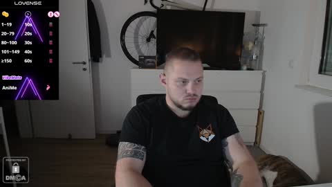 Snapshot of x19marco93x chatting on 12.17.24 x19marco93x online show from 12.17.24