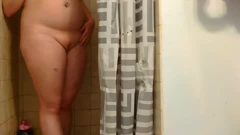 Snapshot of x2kayx2 chatting on 10.28.25 x2kayx2 online show from 10.28.25