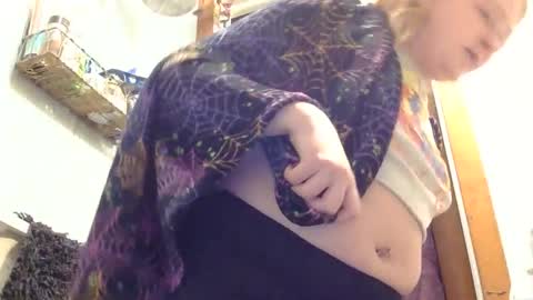 Snapshot of x2kayx2 chatting on 12.01.25 x2kayx2 online show from 12.01.25