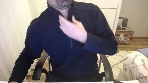 Snapshot of x_____0_____x chatting on 11.01.25 Mr. Lonely online show from 11.01.25