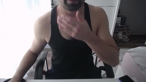 Snapshot of x_____0_____x chatting on 11.25.25 Mr. Lonely online show from 11.25.25