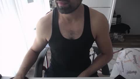 Snapshot of x_____0_____x chatting on 12.04.25 Mr. Lonely online show from 12.04.25