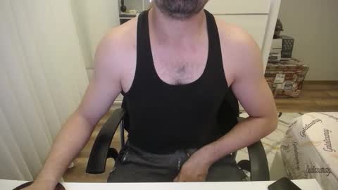 Snapshot of x_____0_____x chatting on 12.13.25 Mr. Lonely online show from 12.13.25