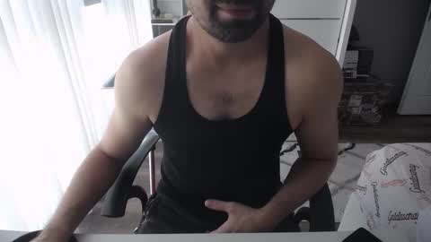 Snapshot of x_____0_____x chatting on 12.14.25 Mr. Lonely online show from 12.14.25