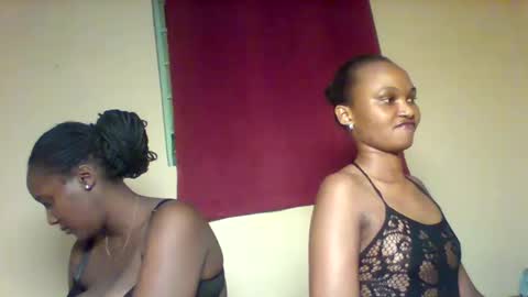 Snapshot of x_melanine chatting on 10.01.25 X melanine online show from 10.01.25