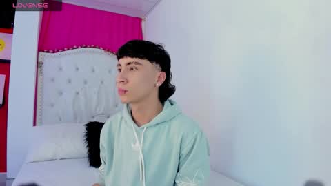 xaanderGrey online show from 11.30.25