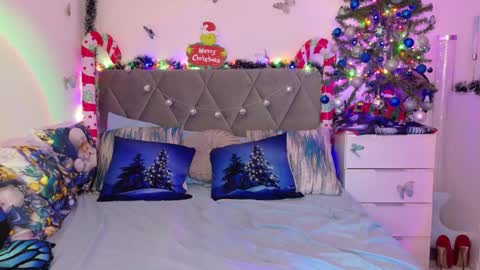 Snapshot of xalexax chatting on 12.22.25 sooo hey im Sperm Mystik from Fuckistan i want you full my all holes bcs i have penis fever online show from 12.22.25