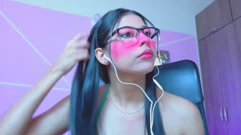 Snapshot of xallysonx_ chatting on 05.20.26 XALLYSONX online show from 05.20.26