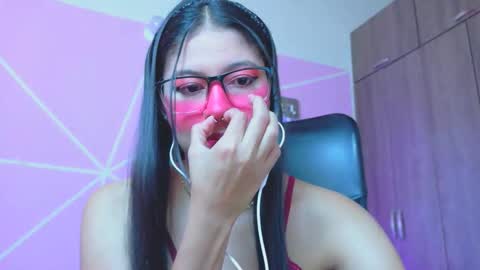 Snapshot of xallysonx_ chatting on 05.21.26 XALLYSONX online show from 05.21.26