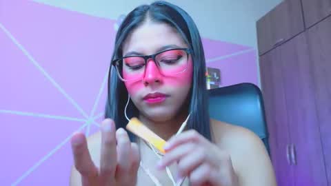 Snapshot of xallysonx_ chatting on 05.27.26 XALLYSONX online show from 05.27.26