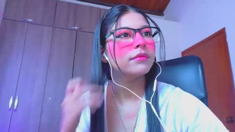 Snapshot of xallysonx_ chatting on 06.05.26 XALLYSONX online show from 06.05.26