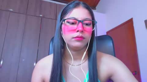 Snapshot of xallysonx_ chatting on 06.17.26 XALLYSONX online show from 06.17.26