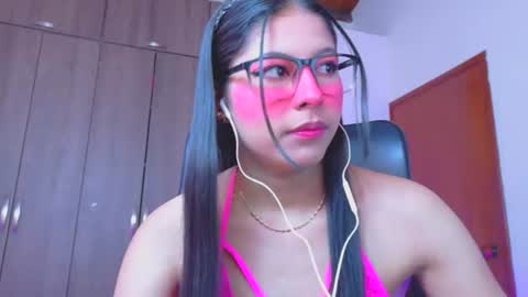 Snapshot of xallysonx_ chatting on 06.18.26 XALLYSONX online show from 06.18.26