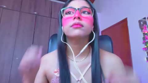 Snapshot of xallysonx_ chatting on 06.20.26 XALLYSONX online show from 06.20.26