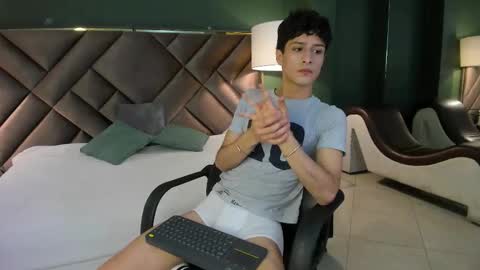 Snapshot of xam_collen chatting on 03.05.26 xam_collen online show from 03.05.26