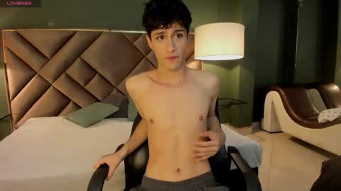 Snapshot of xam_collen chatting on 03.08.26 xam_collen online show from 03.08.26