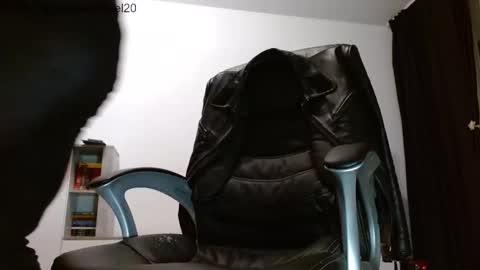 Snapshot of xandeer_steel chatting on 11.09.25 Master Xandeer online show from 11.09.25