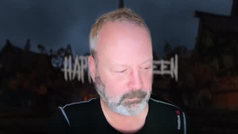 Snapshot of xarkevis chatting on 10.31.25 X4RK3V15 online show from 10.31.25