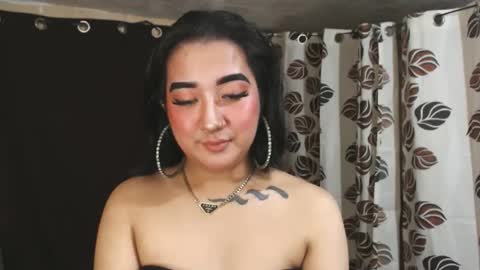 Nira   NOT INTO CHEAP GUYS  online show from 01.12.25