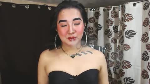 Nira   NOT INTO CHEAP GUYS  online show from 01.23.25