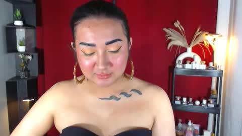 Nira   NOT INTO CHEAP GUYS  online show from 10.13.25