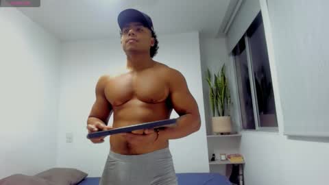 Snapshot of xavier_colleman chatting on 10.01.25 Xavier online show from 10.01.25