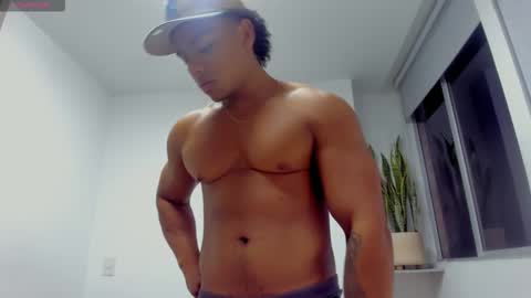 Snapshot of xavier_colleman chatting on 10.03.25 Xavier online show from 10.03.25