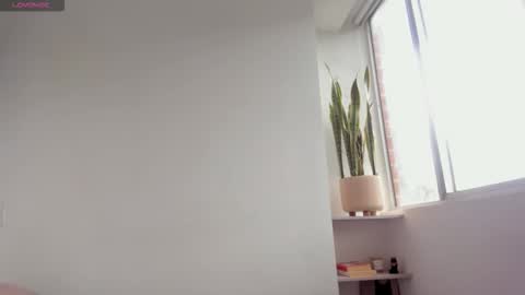 Snapshot of xavier_colleman chatting on 11.17.25 Xavier online show from 11.17.25