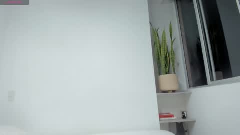 Snapshot of xavier_colleman chatting on 12.02.25 Xavier online show from 12.02.25