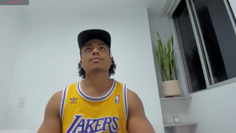 Snapshot of xavier_colleman chatting on 12.17.25 Xavier online show from 12.17.25