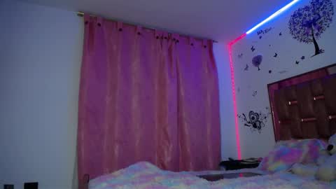 Snapshot of xayunrin chatting on 12.27.24 xayu online show from 12.27.24