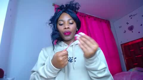 Snapshot of xayunrin chatting on 01.28.25 xayu online show from 01.28.25