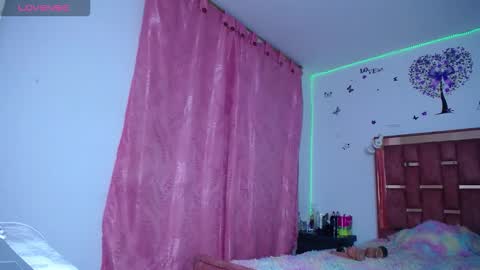 Snapshot of xayunrin chatting on 10.02.25 xayu online show from 10.02.25