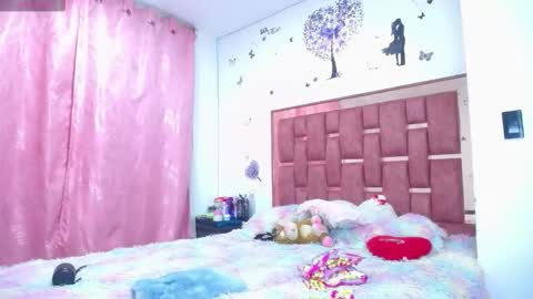 Snapshot of xayunrin chatting on 11.01.25 xayu online show from 11.01.25