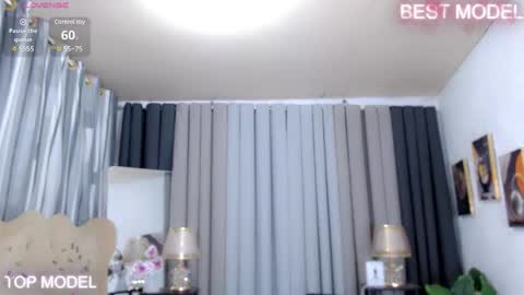 I LOVEE TO TRAVEL AROUND THE WORLD online show from 02.13.25