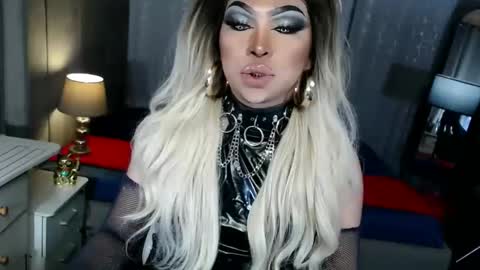 Zhavia online show from 10.30.25