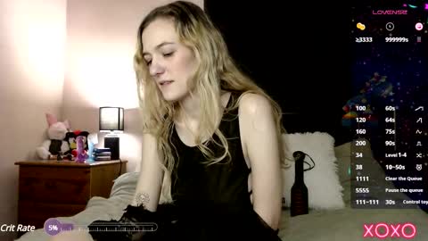 Snapshot of xelliee_rosex chatting on 02.11.25 EllieeRose online show from 02.11.25