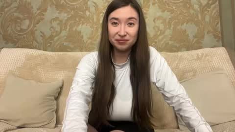 Mia online show from 04.11.26