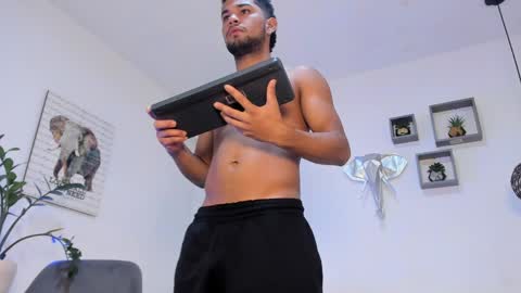 Snapshot of xhj_gambaru chatting on 04.08.26 Gambaru online show from 04.08.26