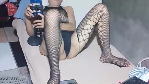 Snapshot of xhotskinny69x chatting on 09.30.25 xhotskinny69x online show from 09.30.25