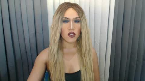 GWEN THOMPSON .......   online show from 12.09.24