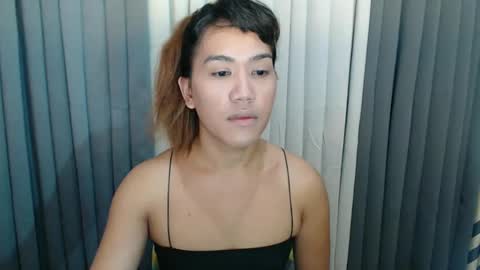 GWEN THOMPSON .......   online show from 12.12.24