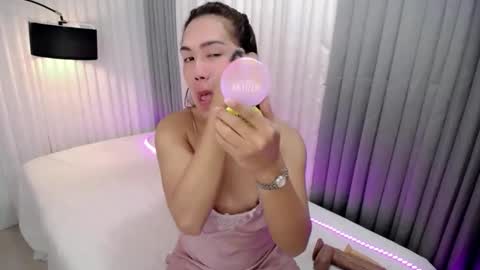 GWEN THOMPSON .......   online show from 09.21.25